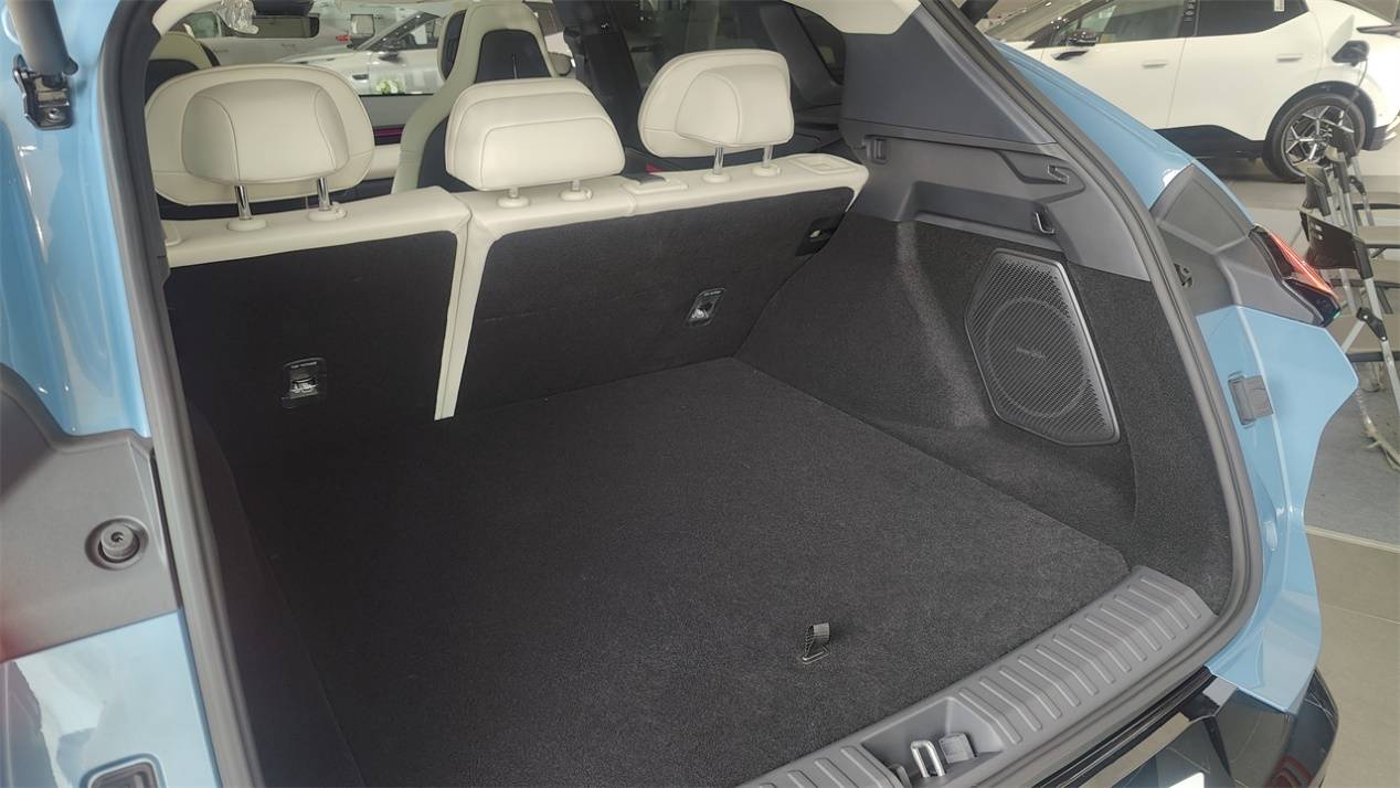 獨立試駕新款領克08 EM-P:配置大改/價格下調,轉向務實路線