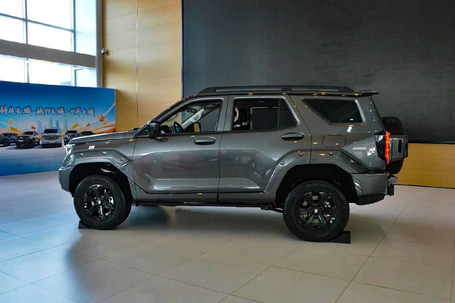 機甲底色/新增高階駕輔 全新坦克400售價24.98萬起