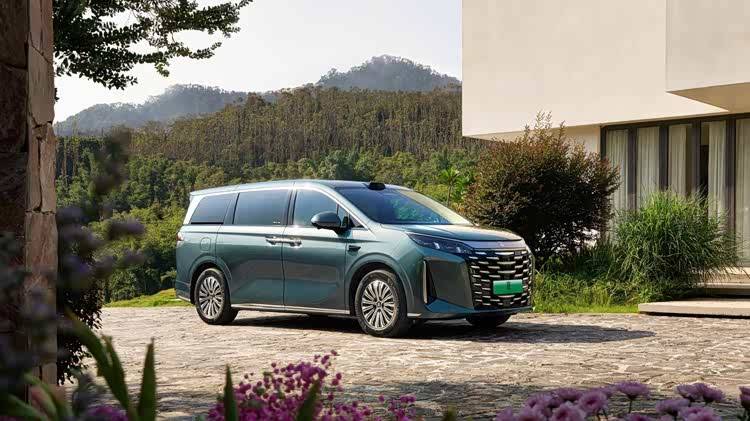 19.68 萬起享云輦 + C智駕,比亞迪夏四版本配置詳解