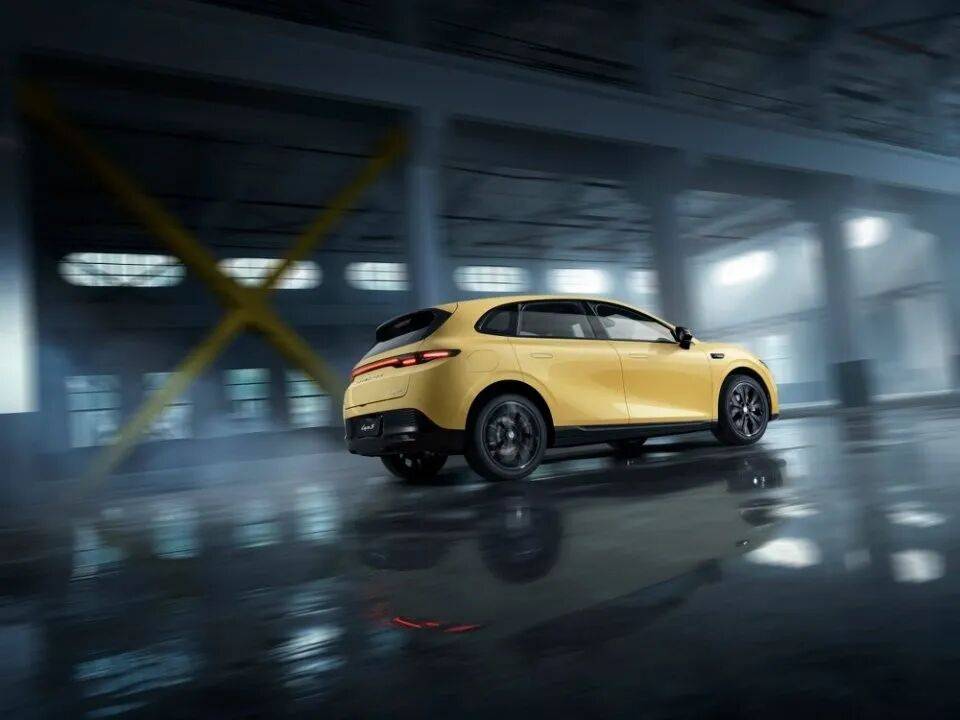 10萬級轎跑新選擇!零跑Lafa5做當下的電動高爾夫