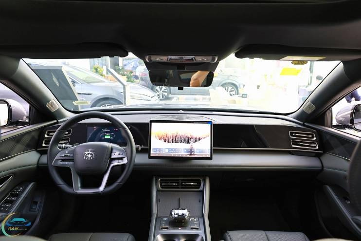 插混帶“T” 舒適有加 風(fēng)云A8L與秦L誰更適合家用?