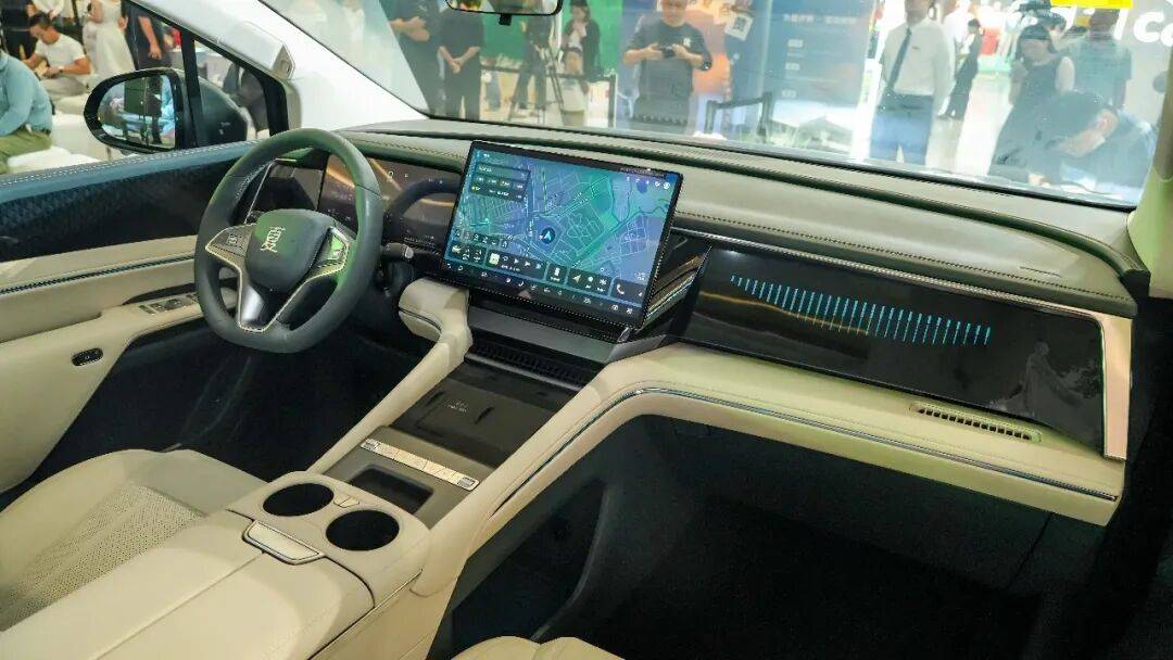 軸距超3米大七座,續航破千,配三排魔術座椅,家用必看!