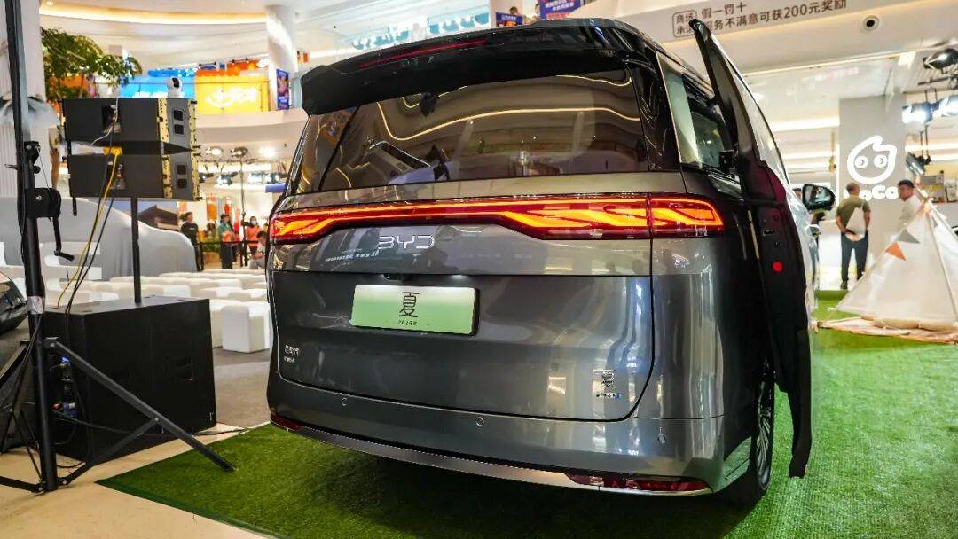 軸距超3米大七座,續航破千,配三排魔術座椅,家用必看!