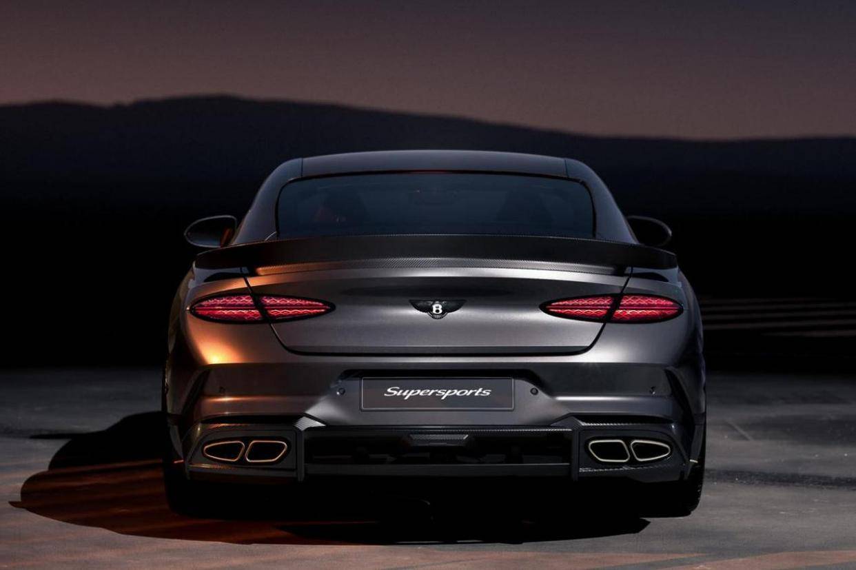 賓利歐陸SS版,拆除混動來減重,碳硅碳剎車盤直徑破紀錄