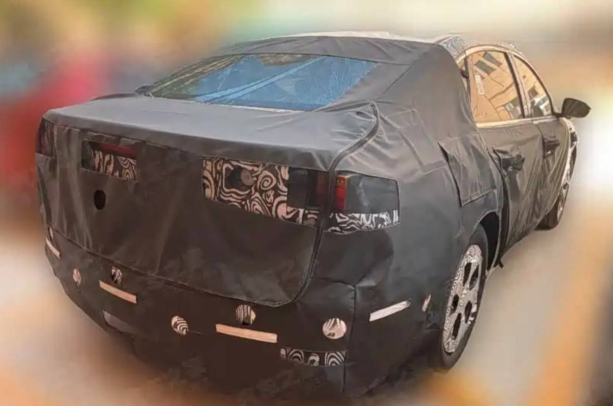 吉利銀河A7純電版諜照!純電中型車,超充插孔很清晰,終于要來(lái)了