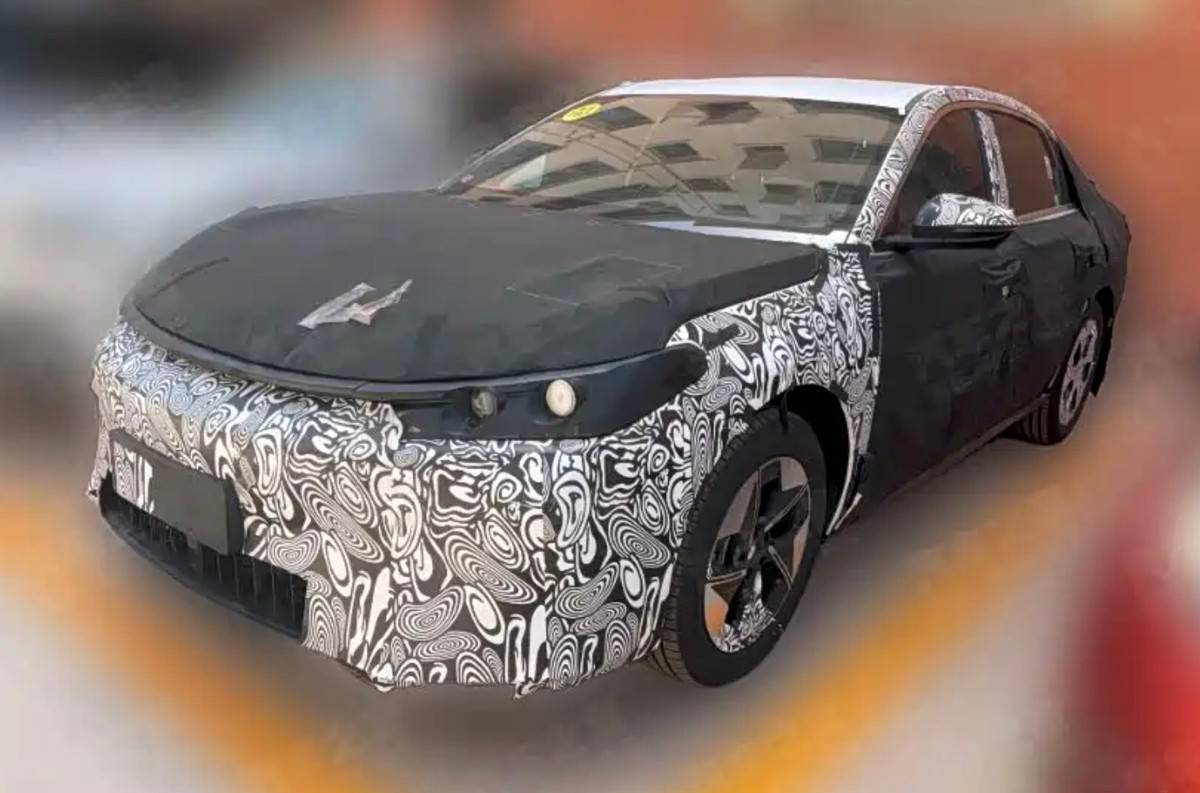 吉利銀河A7純電版諜照!純電中型車,超充插孔很清晰,終于要來(lái)了