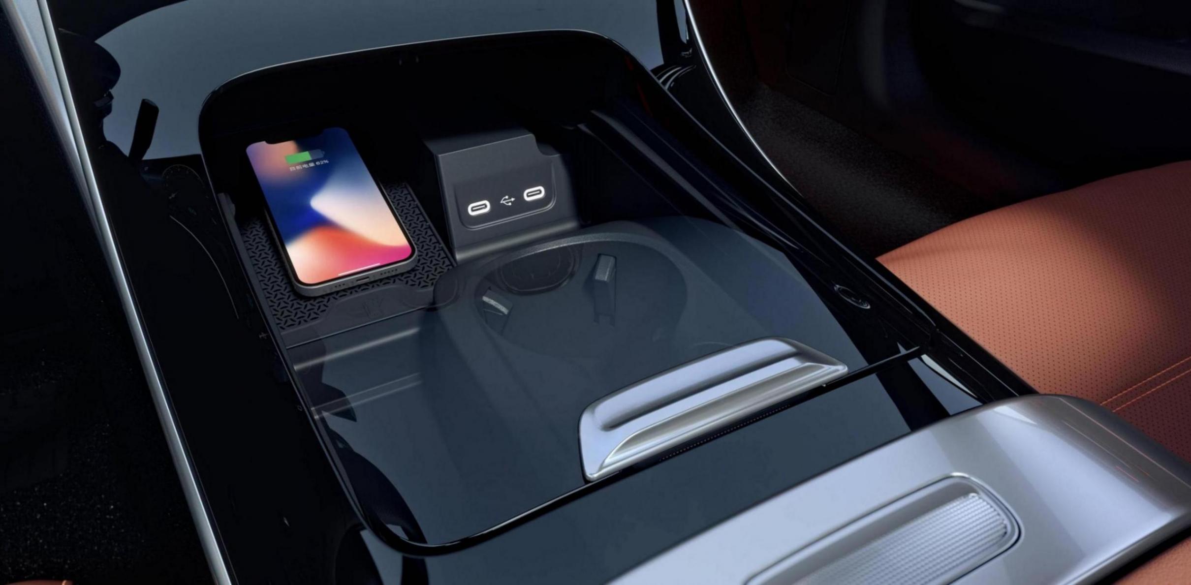 換裝2.0T動力/配置全面提升/33.83萬起售 新款奔馳C級正式上市