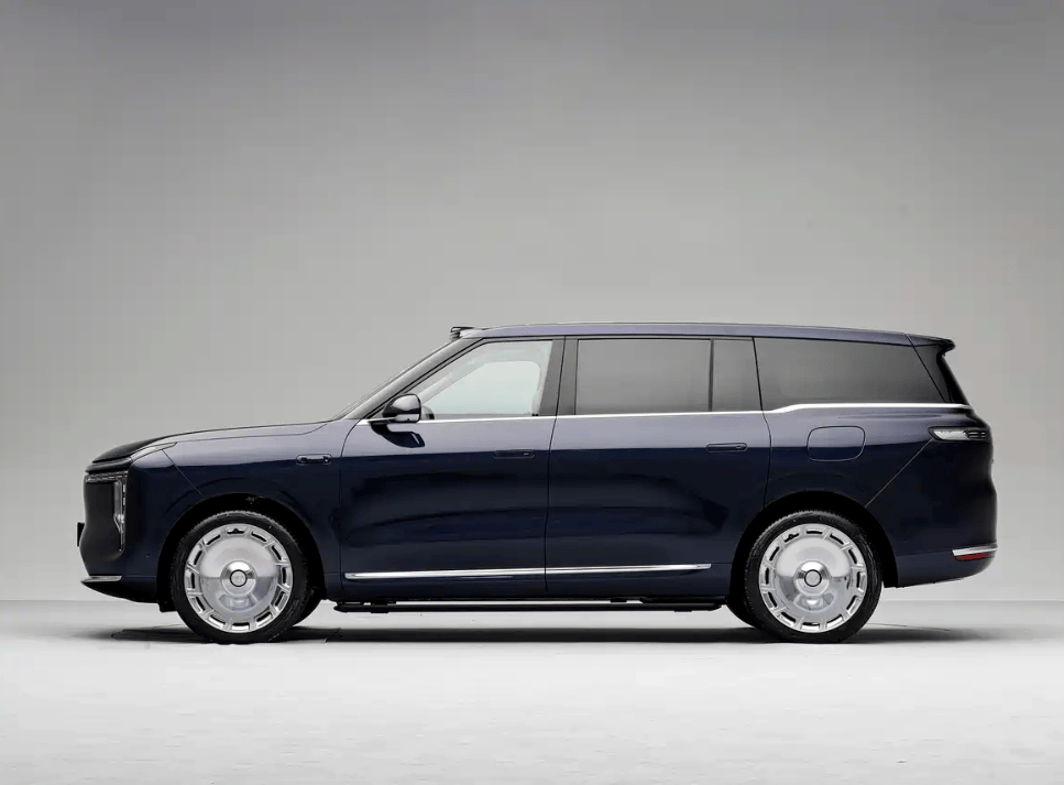 智己汽車旗艦大六座SUV LS9交付,以1500km+超長綜合續航與滿配豪華配置,為30萬級新能源SUV市場樹立新標桿