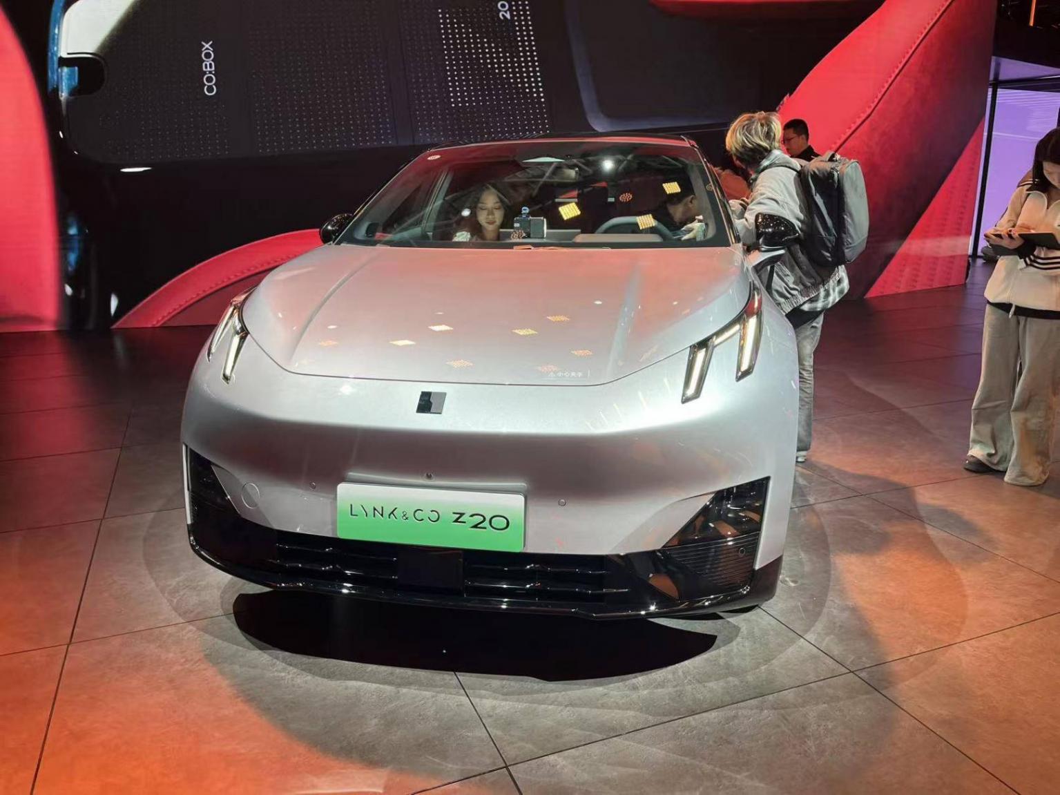 領克Z20曜紅版上市,限時價14.49萬元,純國產TCR賽車將于下個月亮相