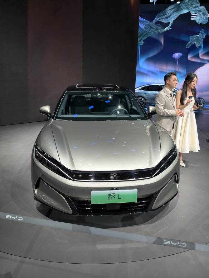 比亞迪漢L有新車色啦,成熟之下多了一份個性主張