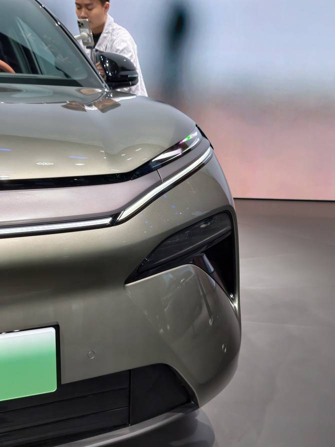 比亞迪漢L有新車色啦,成熟之下多了一份個性主張