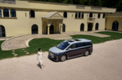 售價(jià)70.99萬(wàn)元“新時(shí)代旗艦四座MPV”嵐圖夢(mèng)想家山河 很豪、很尊!