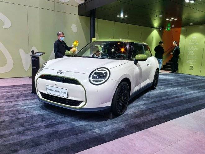 寶馬全系亮相廣州車展,iX3明年下半年上市