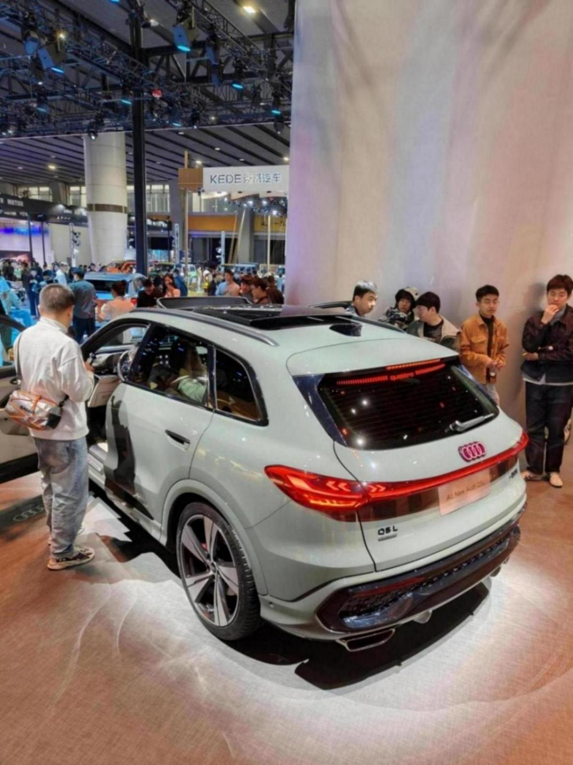 全新奧迪Q5L內(nèi)飾首秀:A5L同款設(shè)計(jì)、乾崑智駕加持,后排空間及格