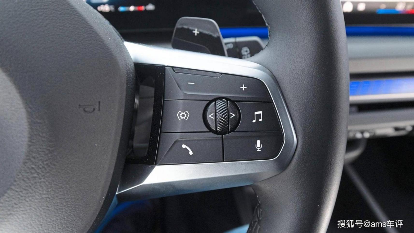 三缸+輕混能跑出什么水平?測試BMW 120,依舊運動范兒