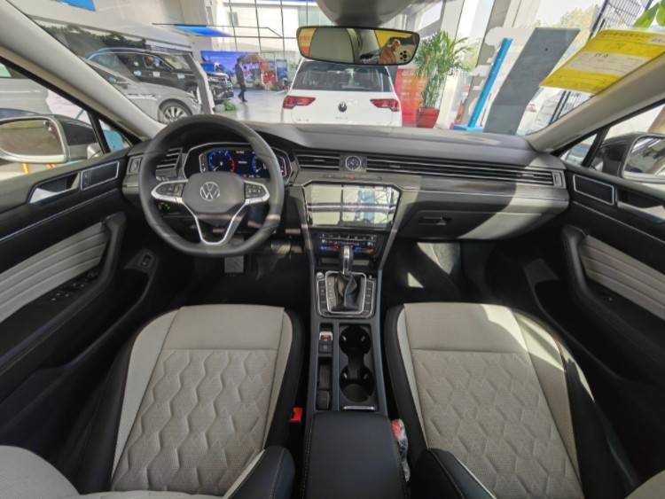 賦予了傳統轎車全新生命力 實拍邁騰3000萬輛甄選款