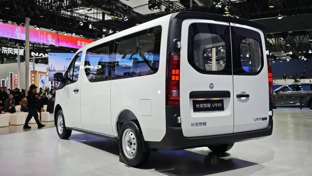 8.99萬起,470km續航,6.6kW放電,能家用,能賺錢!