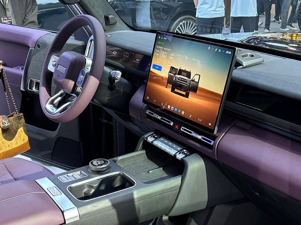 iCAR V27將于明年3月上市,網(wǎng)傳或賣20-30萬,還會(huì)有人買?