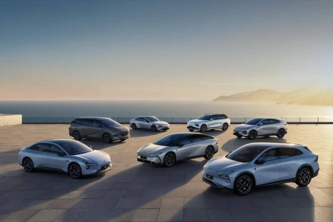 11月銷量:“蔚小理”重回起跑線,今年誰能笑到最后?