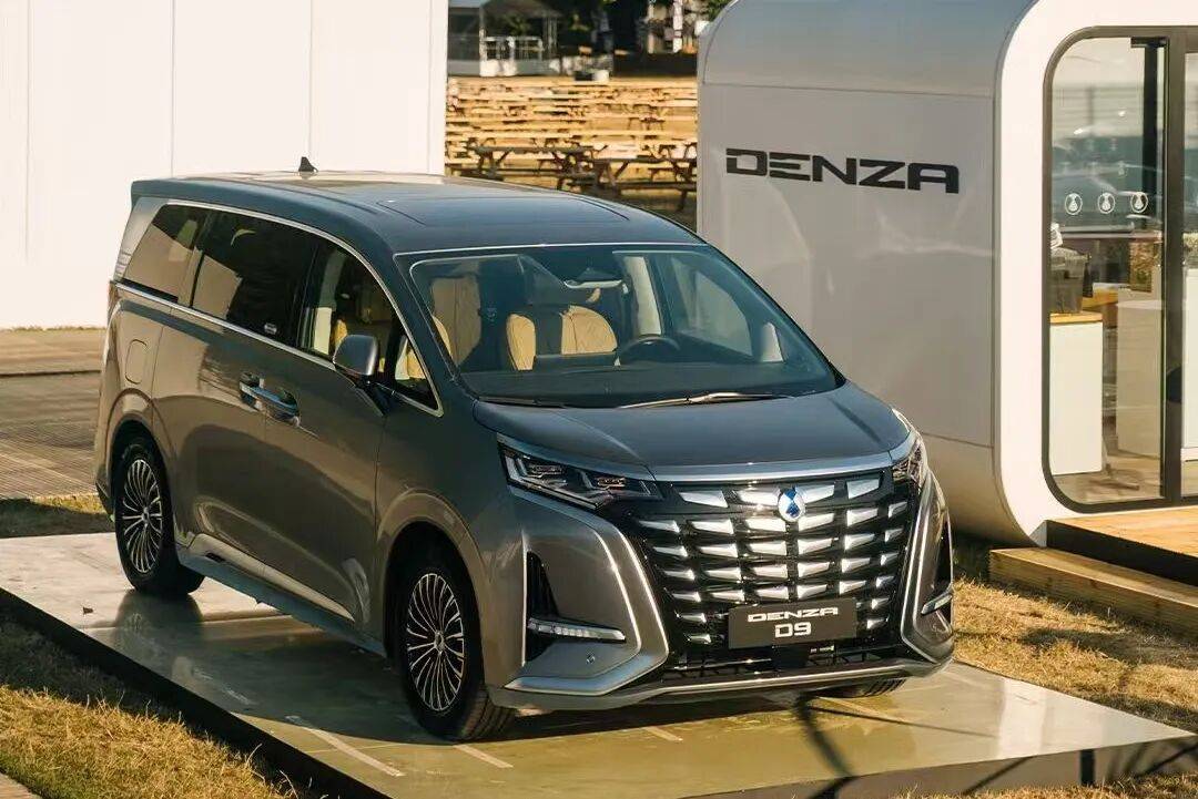 第30萬臺騰勢D9交付,“九球女王”成車主