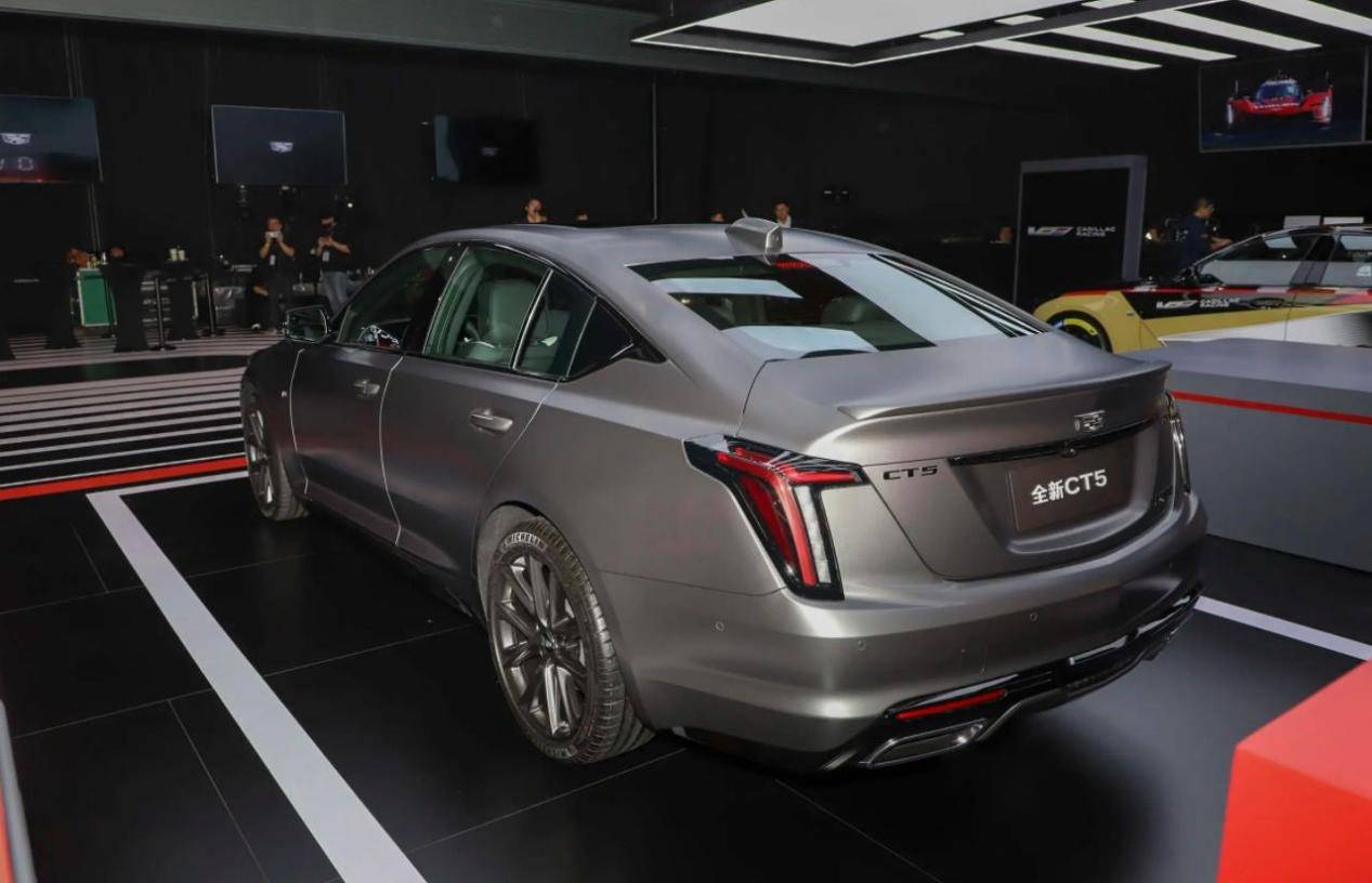 新凱迪拉克CT5對比老款,8層啞光漆對比4層漆,馬力下降?