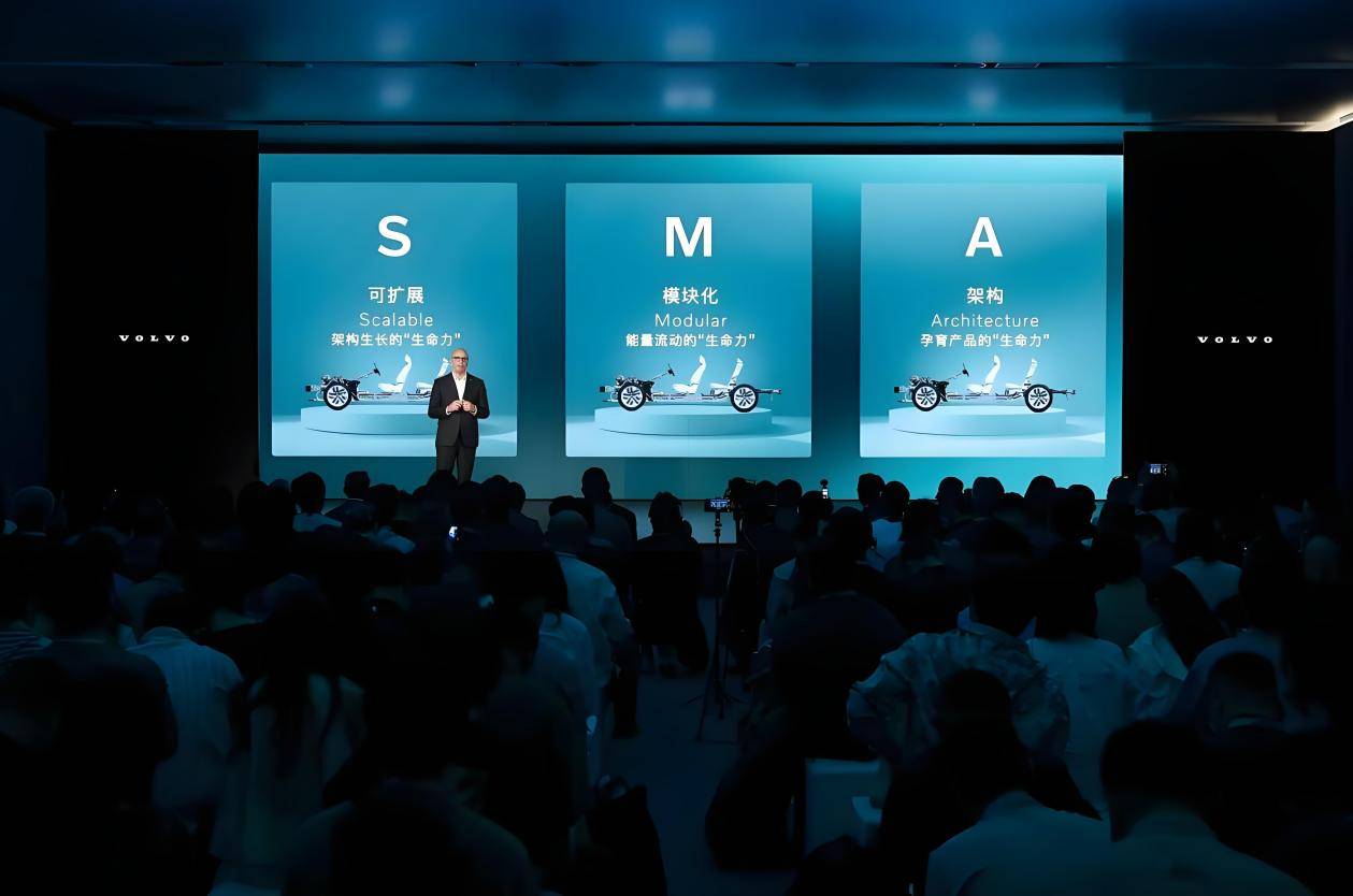 豪華混動(dòng)市場生變!月銷5354臺(tái),沃爾沃全新XC70靠的是什么?