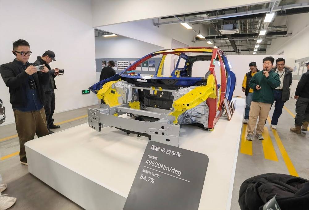 自研不銹鋼高壓油箱,多個(gè)黑科技降低噪音,理想在看不見的角落狠下功夫