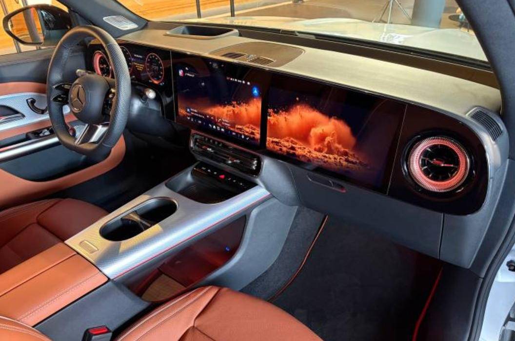 新一代奔馳GLB,結(jié)構(gòu)大改,三連桿前懸掛,鍛造鋁合金制成